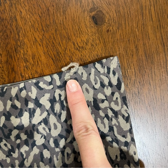 Spanx Look At Me Now Leopard Print Seamless Knit Leggings Size Small - Picture 5 of 8